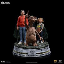 E.T., Elliot, and Gertie Deluxe (ET)