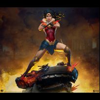 Wonder Woman Saving the Day (DC Comics)